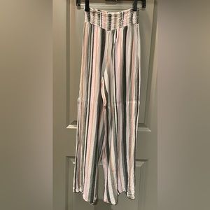 These super comfy and fashionable pants that I only wore once are a must have!
